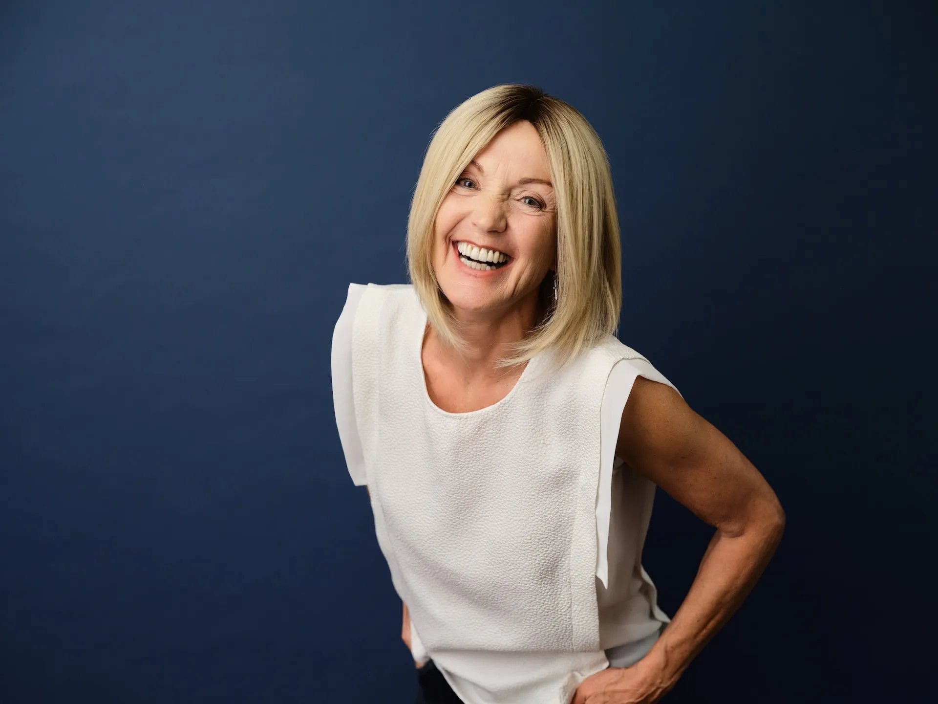 Echthaarperücke Love Shaker in Blond