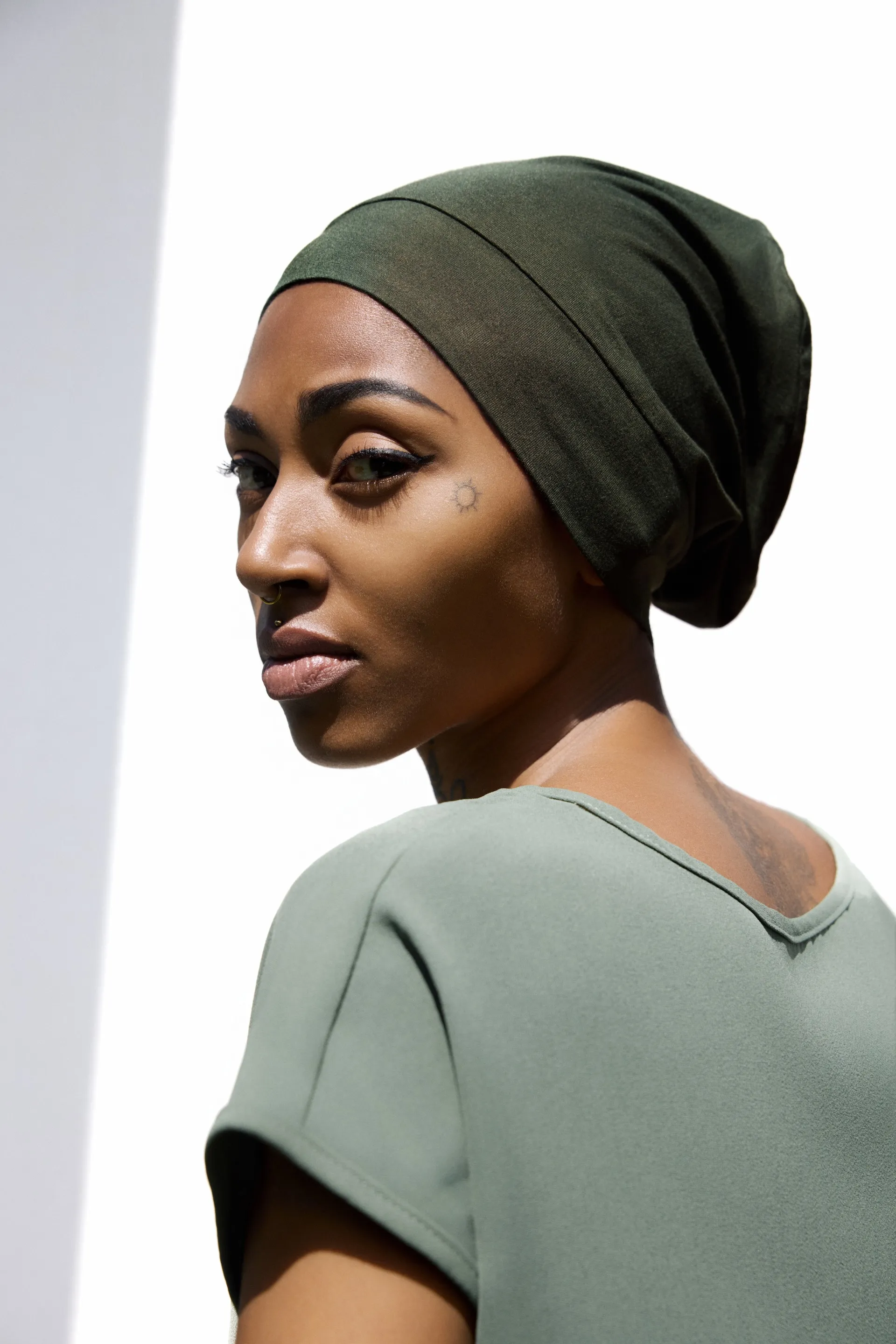 Detailaufnahme eines Glückstuchs mit sichtbar feinem Baumwollgewebe