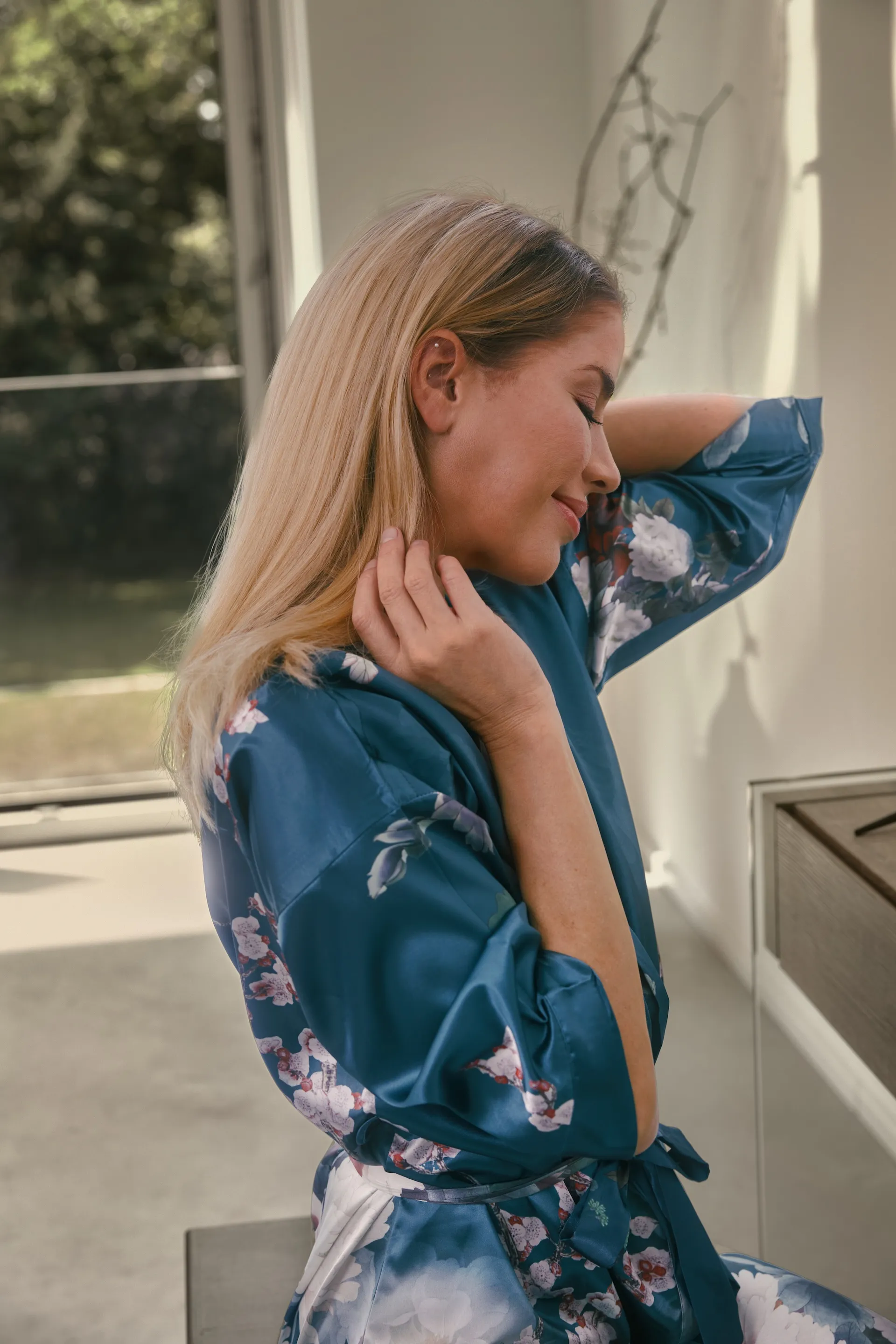 Sandra Oberholz berät eine Kundin im Studio in Nürnberg, persönliche Atmosphäre