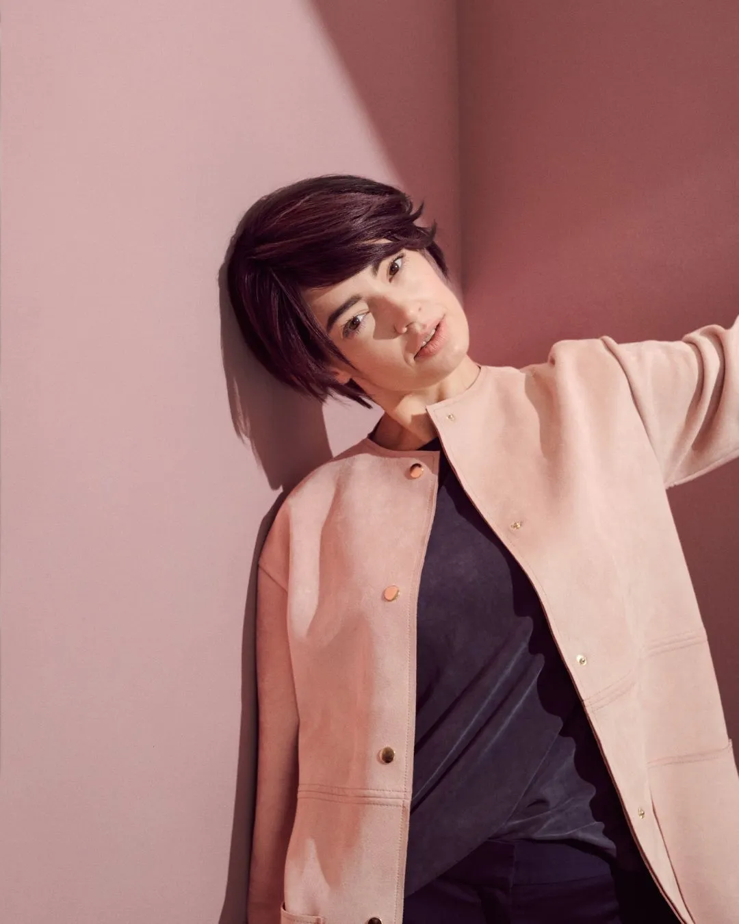 Hochwertige Kunsthaarperücke in moderner Frisur